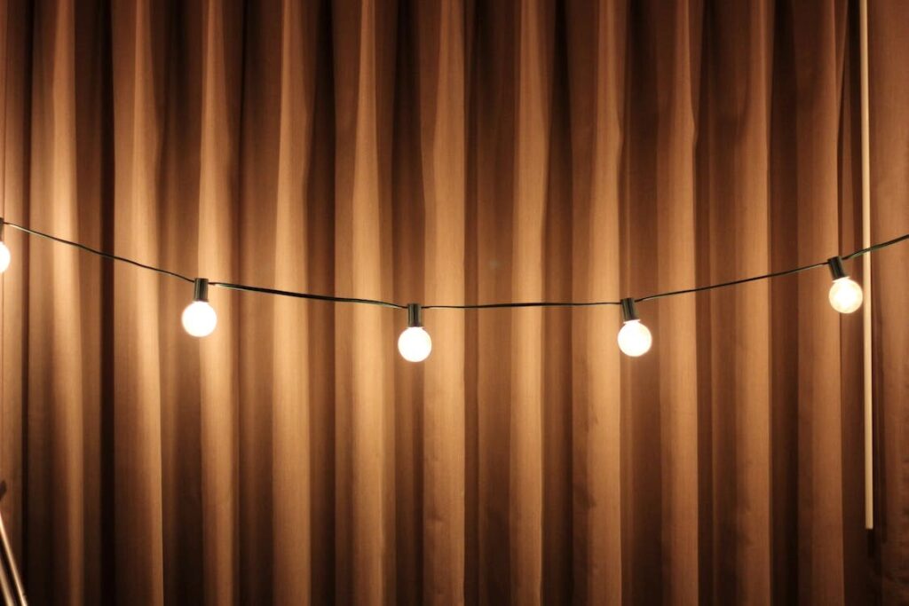 How to Choose the Perfect Curtain Tracks for Your Ceiling